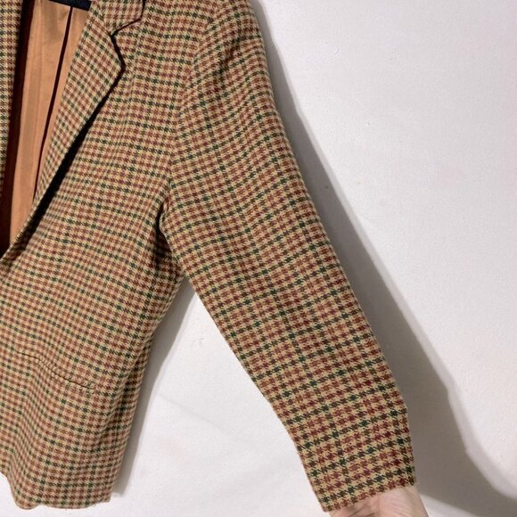 Vintage Traditions tan burgundy houndstooth blazer 14. - Picture 10 of 13